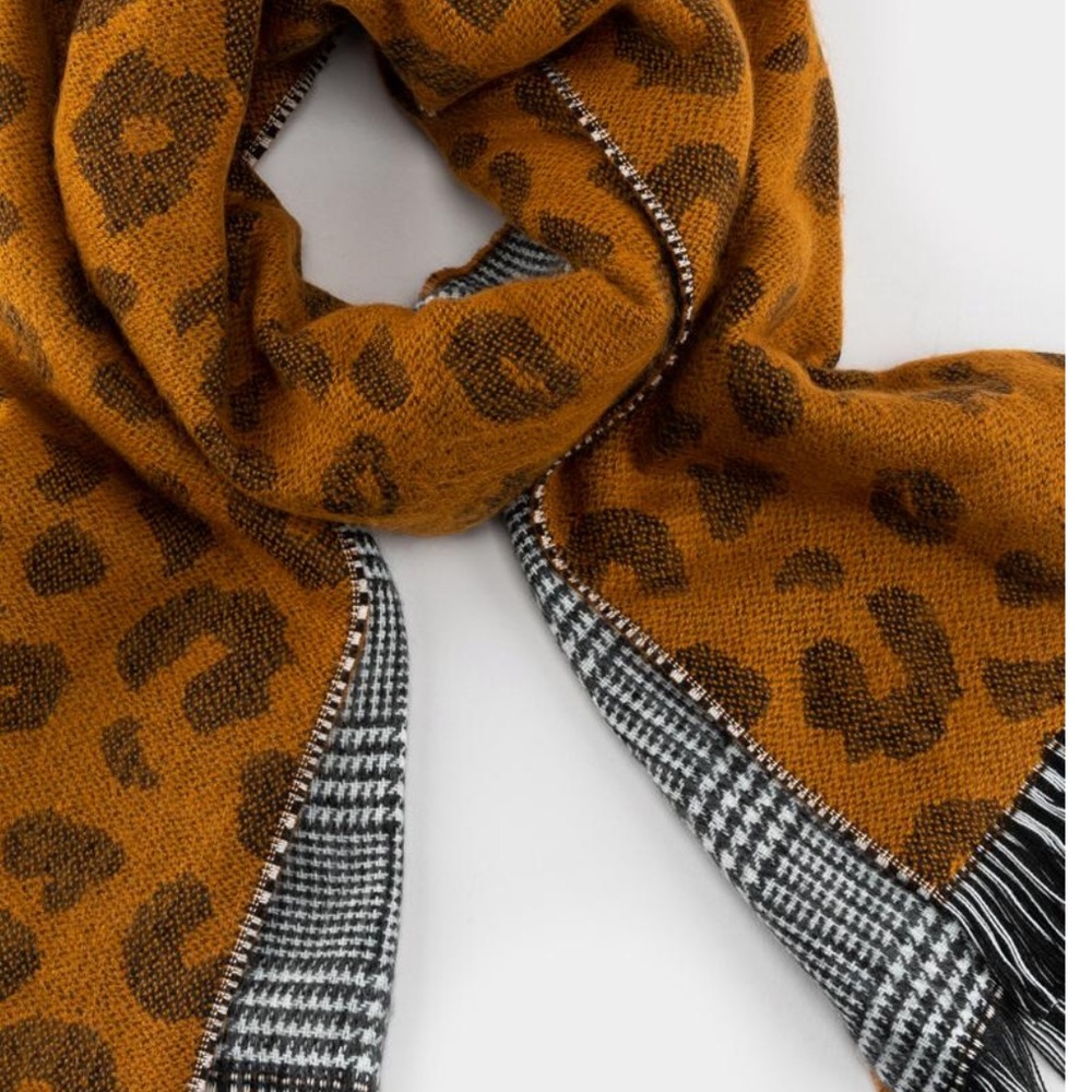 Reversible Wool Animal Print Scarf